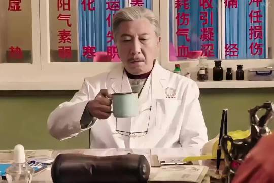 逗逗你的，老夫还是那个吉他大帝