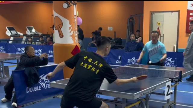 大锤教练右蛋理论实战解析,嗙仓解说乒乓球技战术细节