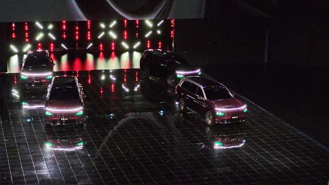 华为乾崑发布会亮相奕境X9旗舰SUV,搭载双17.2英寸屏鸿蒙座舱