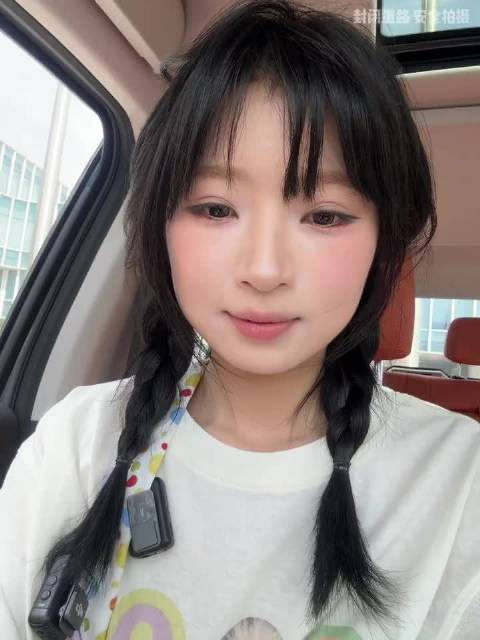 魏建军亲自指导大力仑驾驶长城炮