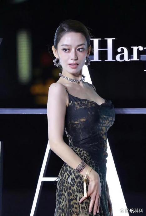 普通人可以从吉娜的身材管理中获得哪些健康且可行的启发？