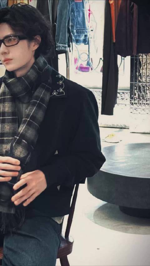 王一博 你眸光流转，会心一笑，胜过千万句对白，@王一博·YIBO 王一博王一博