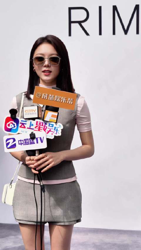 赵今麦透露新剧《无可替代》将播，多部作品筹备中