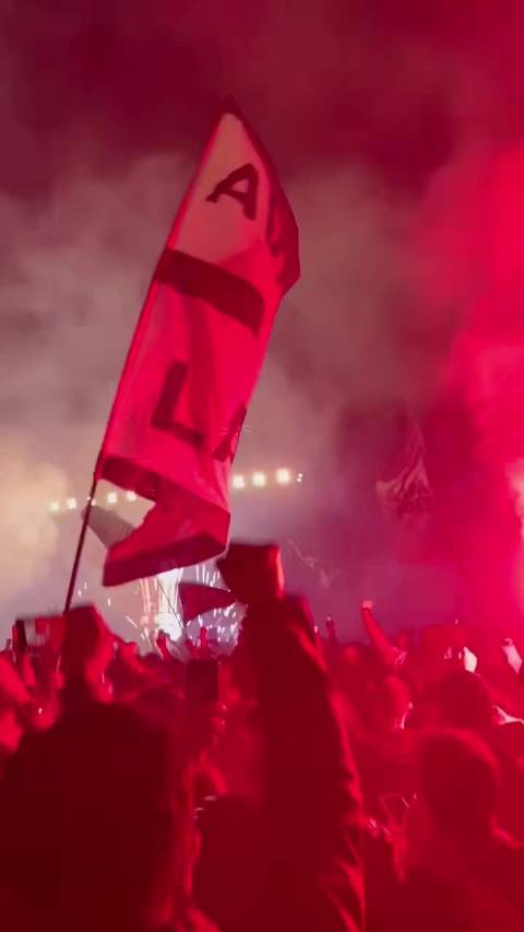 拉迷被禁止前往客场助威，他们在罗马城中疯狂庆祝球队晋级意杯决赛
