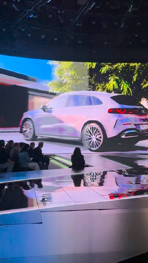 奔驰全新纯电GLC SUV