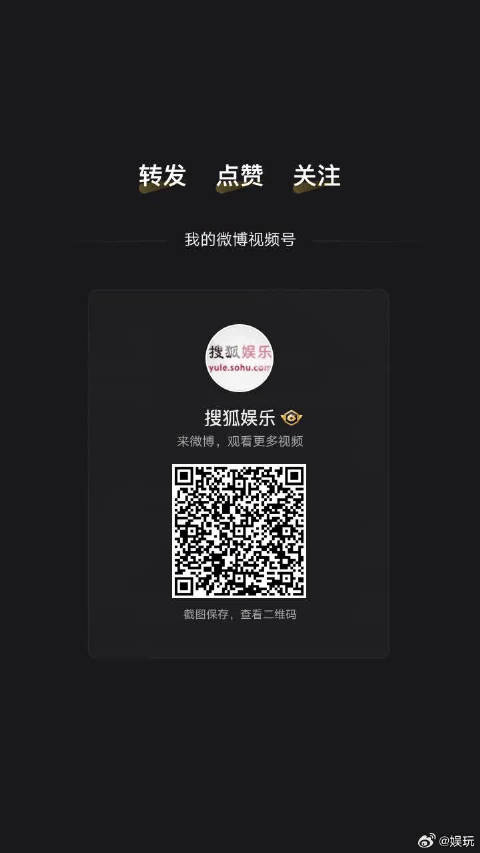 元气少女上线，回眸一笑百媚生赵今麦灰色短裙