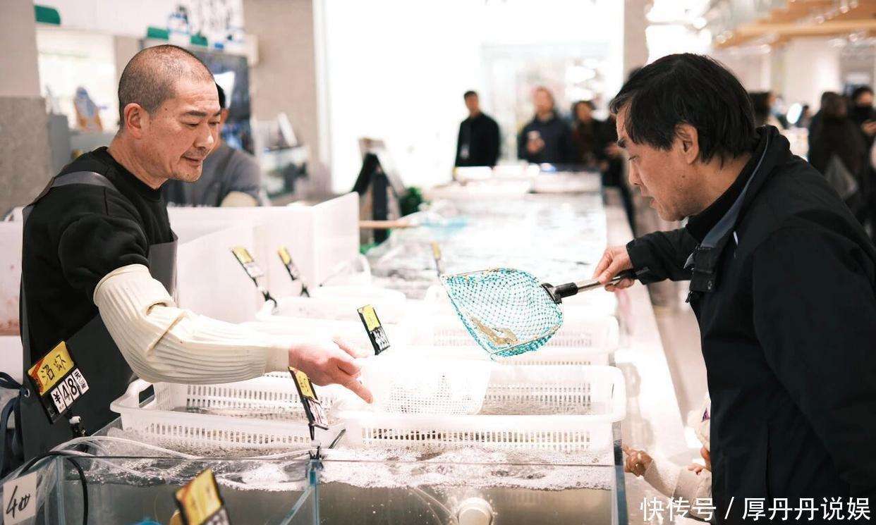 严屹宽在杭州逛农贸市场，吃了哪些好吃的？