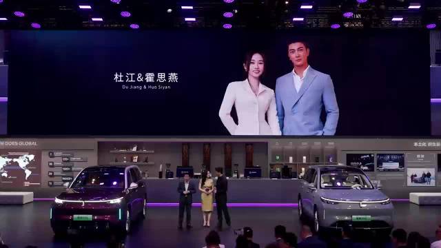 杜江点赞魏牌V9X贴心细节，方向盘手感空调体验获赞