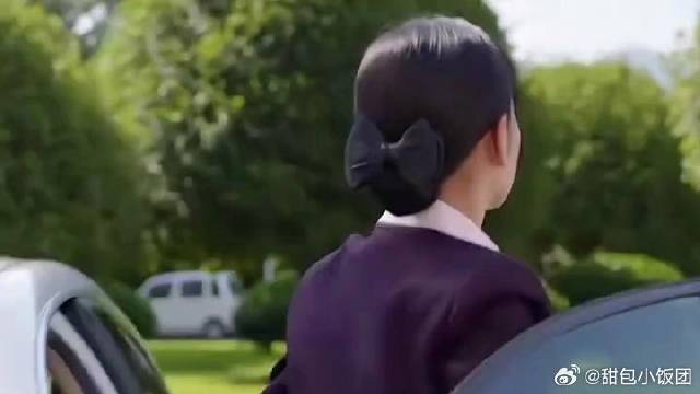 宋祖儿颜值出众展现精致小脸和强烈氛围感令人惊叹