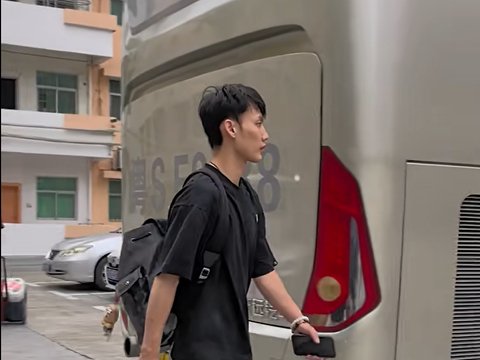 广东队前往福建！崔永熙心情不错，徐杰面无表情 拉科塞维奇随队