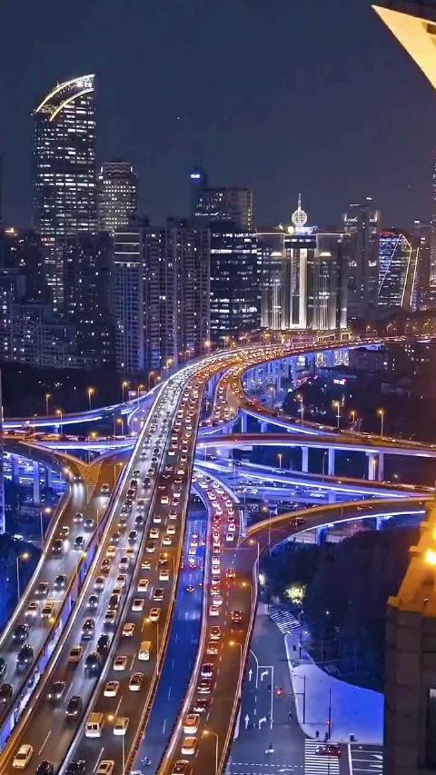 华为乾崑智驾2026年研发投入超180亿，未来五年算力投入至少七八百亿