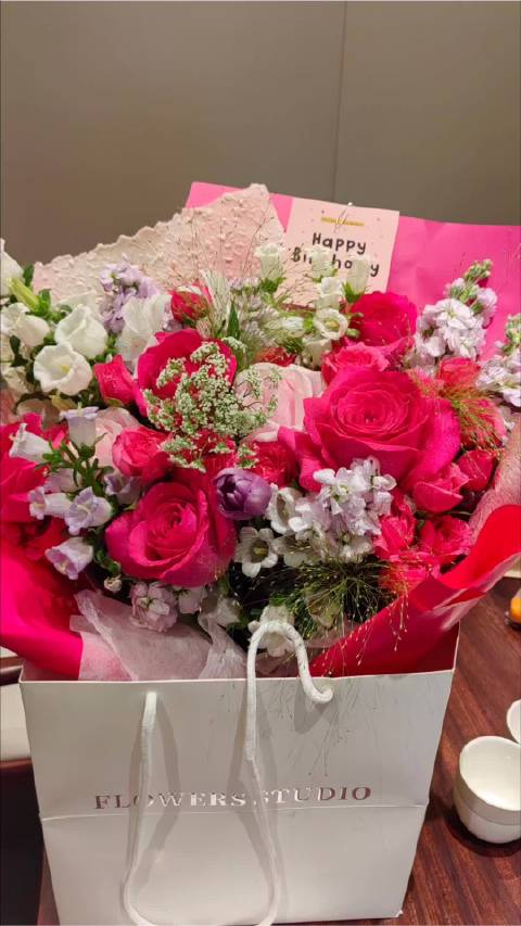 网友期待星巴克与周杰伦联名款水杯