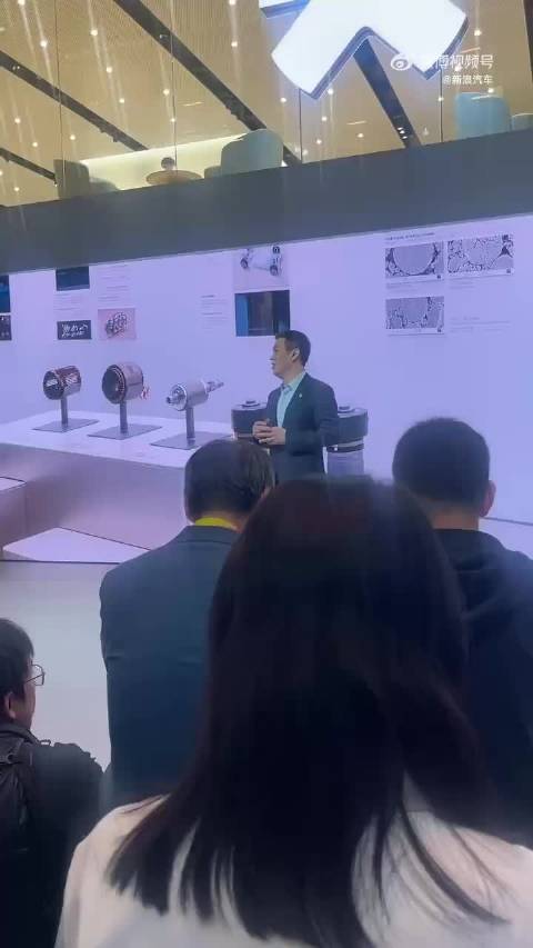 蔚来的集成线控转向与集成式液压全主动悬架的天行智能底盘，是真的有点东西！