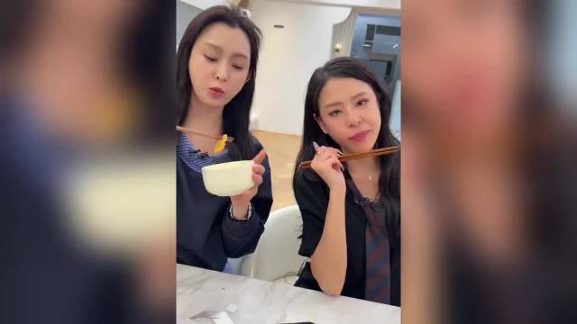 孙怡综艺展示自热火锅引江语晨范玮琪好奇