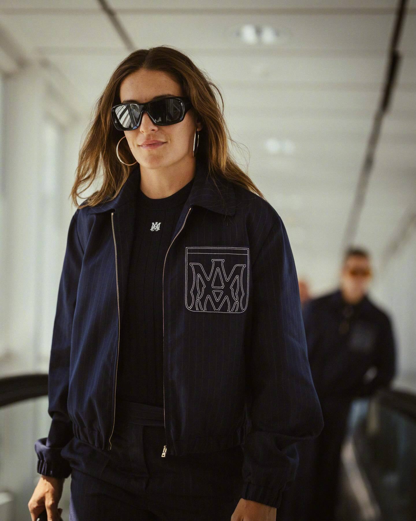 身穿AMIRI帅气奔赴慕尼黑 欧冠下一战拜仁女足️