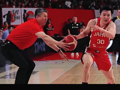 郭士强的防守比裁判的判罚还狠吗？ 中国男篮郭士强篮球裁判男篮世预赛