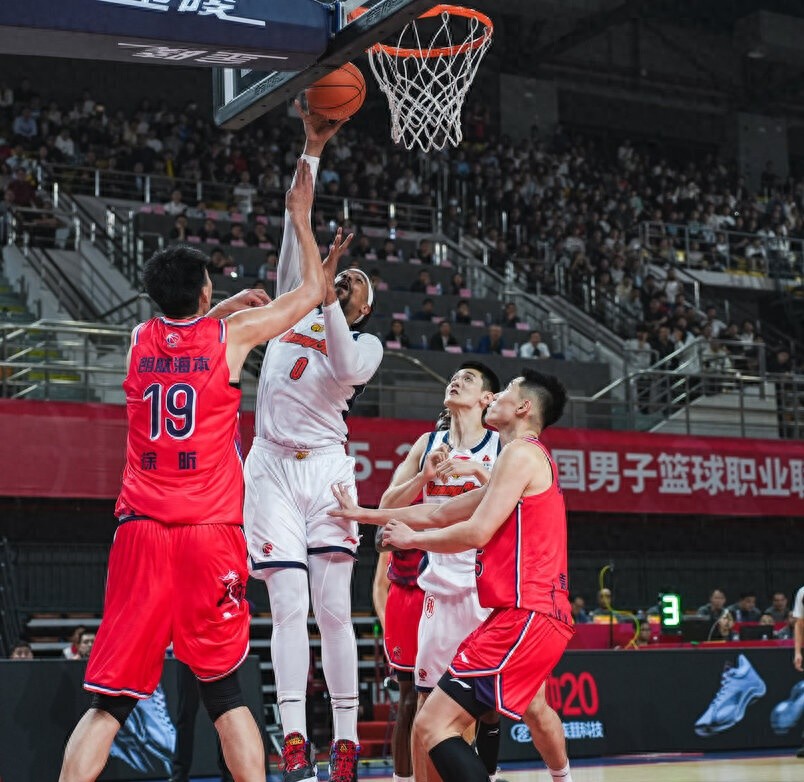 CBA附加赛之广东德比：一家亲变成恩怨局，徐昕迎复仇杜锋良机