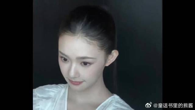 笑死！网友发现林允做发际线，她称只是上了一斤发际线粉