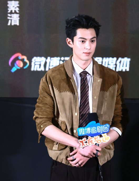 王鹤棣在《星河入梦》和《苍兰诀》等过往作品中的演技表现与《黑夜告白》有何不同？
