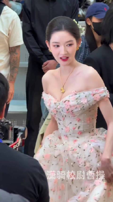 王玉雯活动现场直拍 生图是朋友在现场拍的