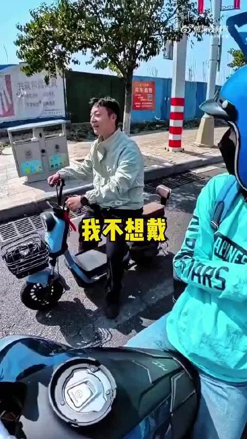 骑上我的摩托车，带你去看最美的风景
