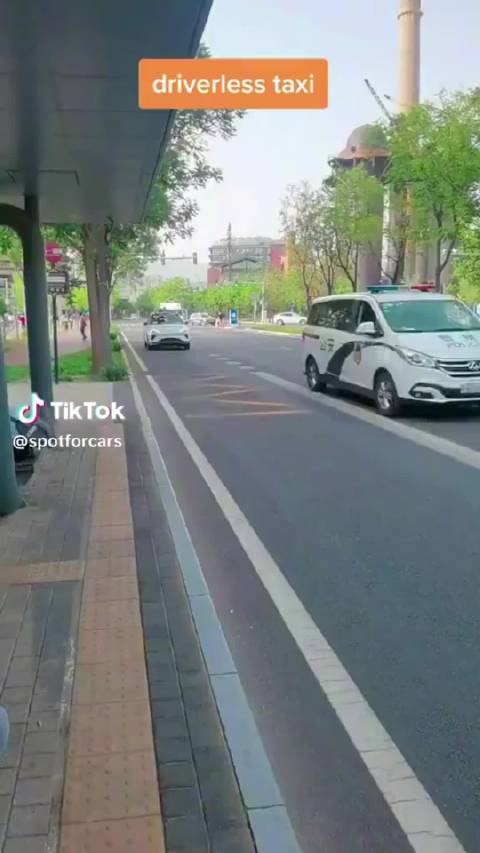 特斯拉无人出租车进展滞后，中国已实现大规模测试运营