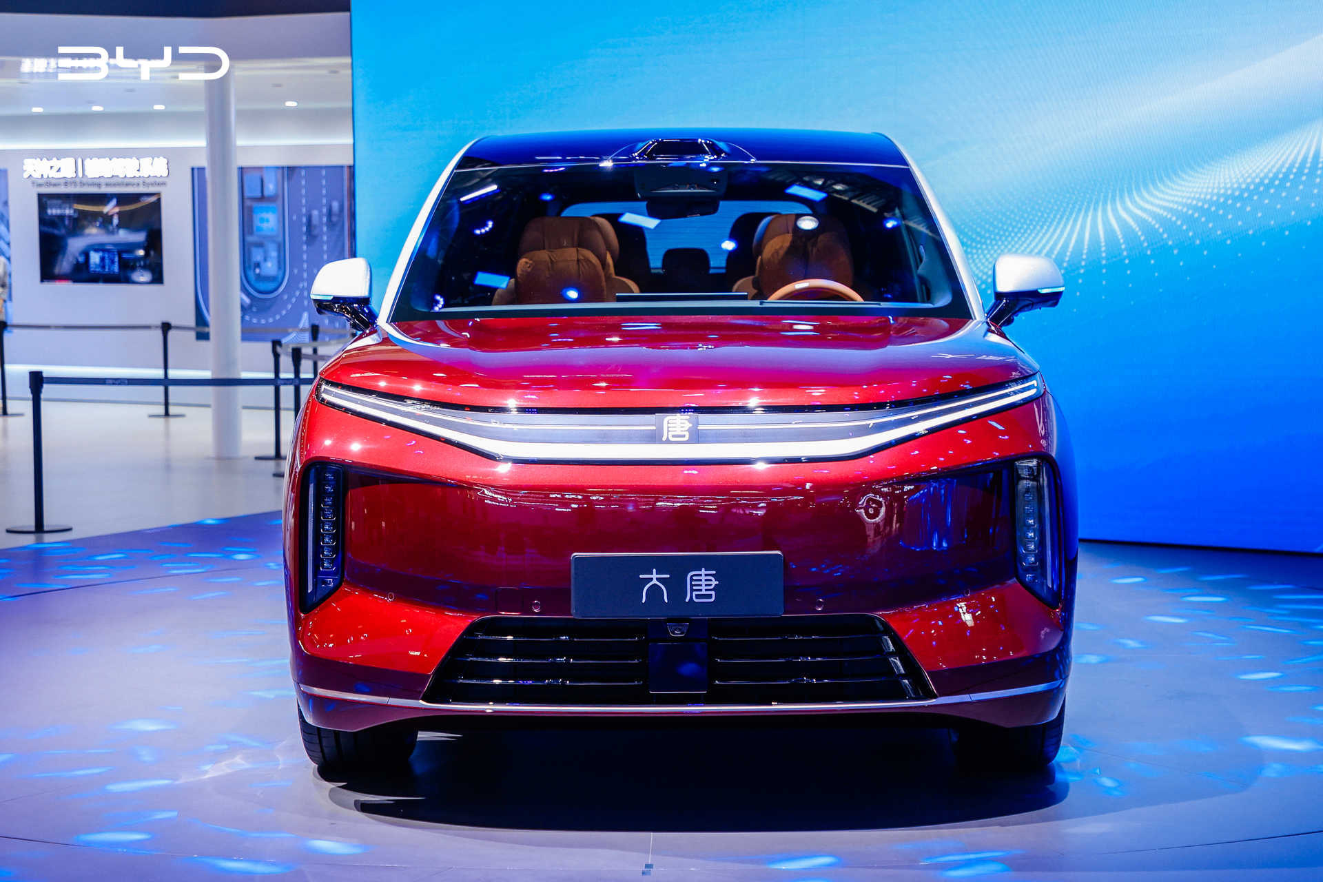 车展速递丨比亚迪再次豪横包馆!大唐开启全球预售 路天:弥补王朝网25万元级以上市场空白