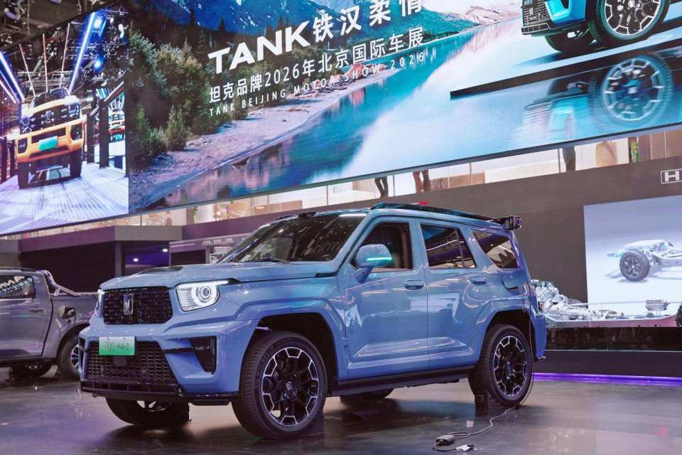 铁汉柔情 全新坦克700领衔定义全域豪华新标杆