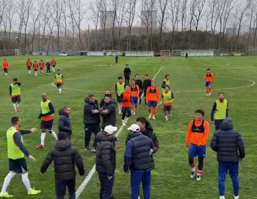 山东泰山替补阵容热身赛2比3惜败青岛海牛，依木兰登场助阵，王昊斌破门