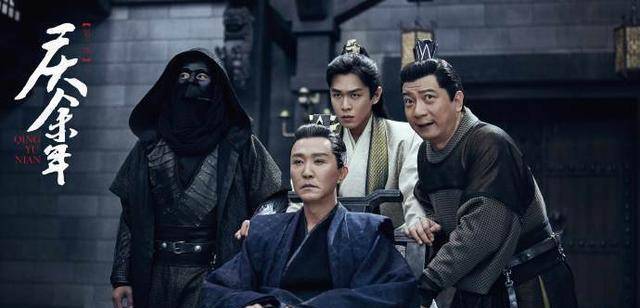 《庆余年》陈萍萍临死前，范闲为什么要给他披上一件衣服