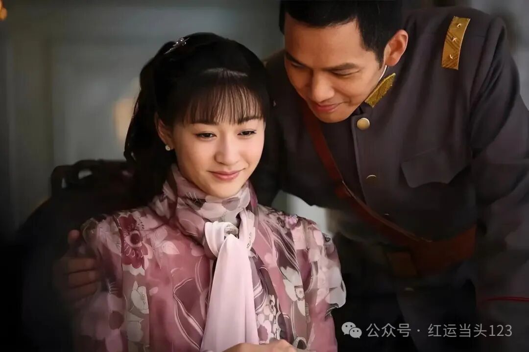 时隔16年再翻红!李小冉钟汉良经典民国剧,为何依旧能戳中人心?