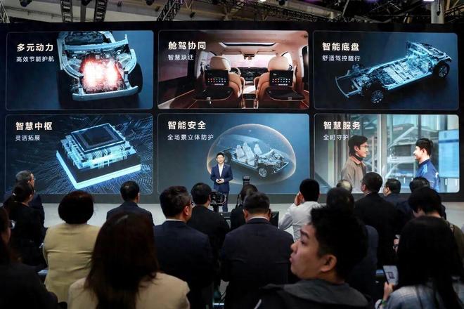问界，向上而行：一场AI驱动的汽车品牌进化论
