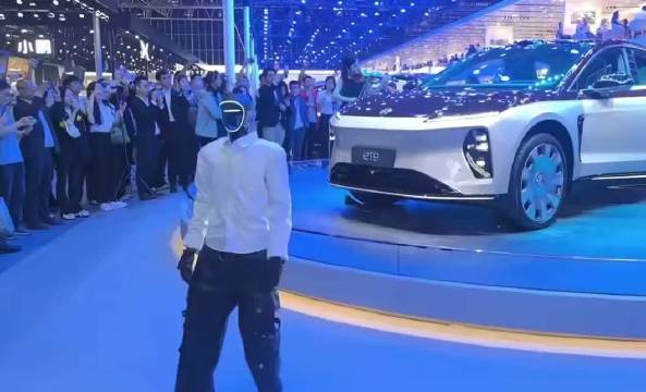 2026北京车展机器人取代车模成标配