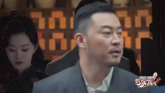 宋轶再现《伪装者》名场面，拿出枪的那一刻，谁看了不迷糊