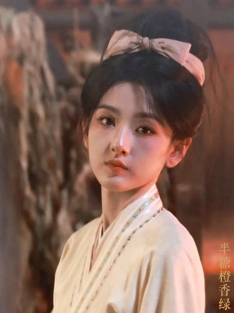 宋祖儿路透 宝宝头上的蝴蝶结 好像东方的灰姑娘
