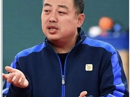 国足名场面再添新篇：刘国梁直言不讳，范志毅锋芒毕露