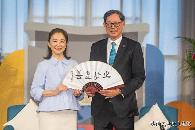 71岁林青霞银发亮相中大讲座，3000人疯抢座位|冻龄|徐克|东方不败_订阅