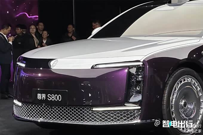 华为余承东:尊界S800预计售价100-150万!比奔驰迈巴赫S还大