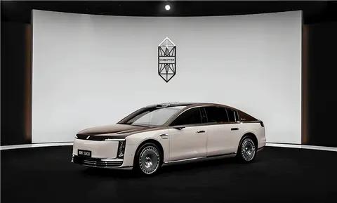 华为首款百万级豪车尊界 S800 亮相,有六款车身配色、四套轮毂