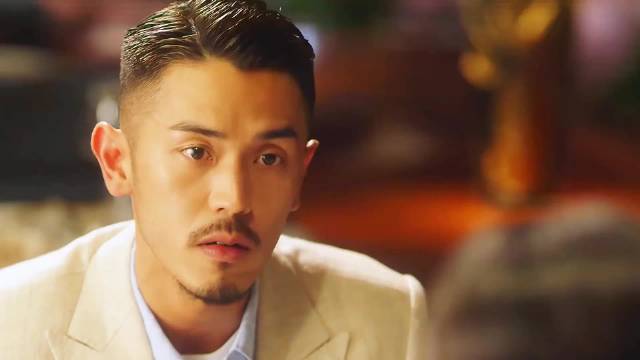 顶级富豪梁正贤见过无数女人，为什么偏偏对普通柜姐王漫妮上头？
