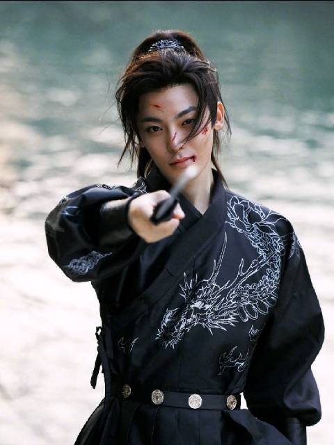 也是让我刷到摄影师本人发的了