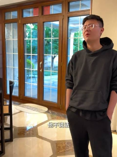 泽龙公开征婚引发关注，母亲面相和善受称赞