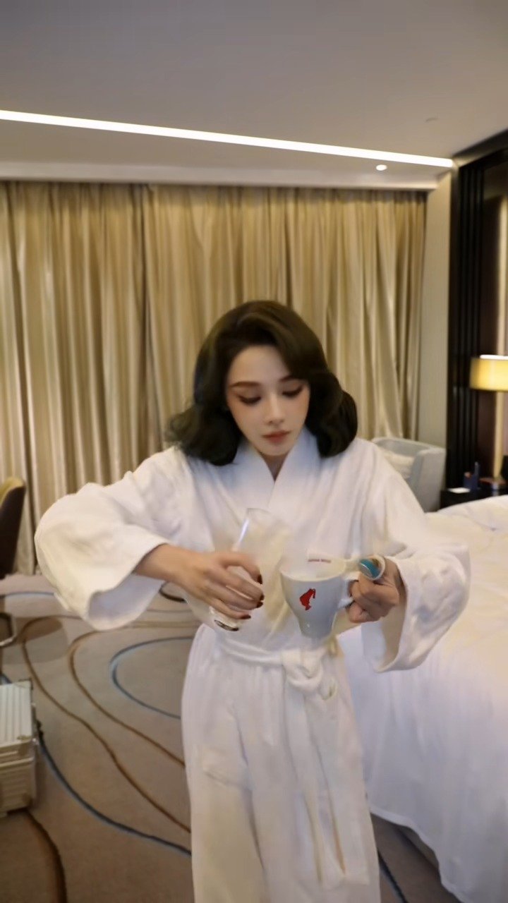 彭小苒跳误闯天家