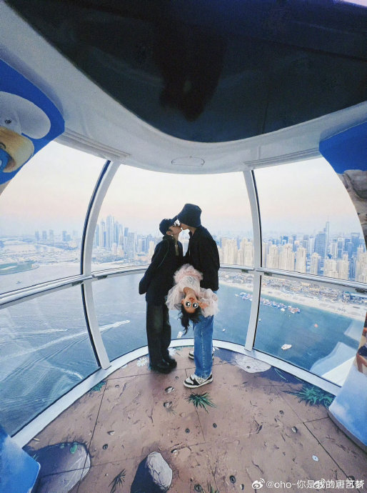 张若昀和唐艺昕长达十六年的感情中，有哪些相互扶持的具体故事？