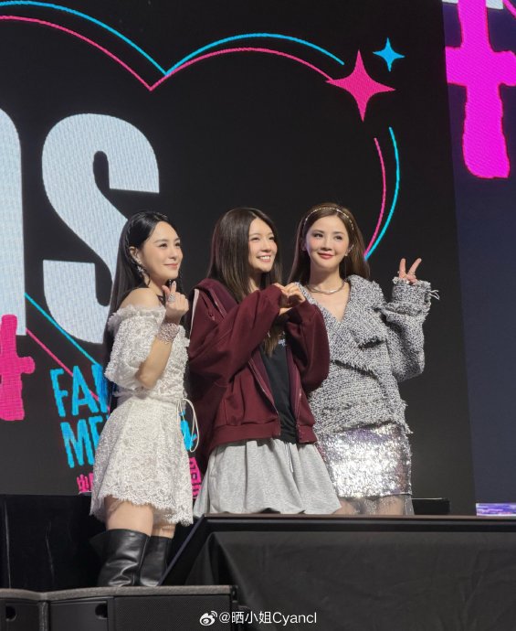 Twins组合出道25年，钟欣潼和蔡卓妍之间有哪些感人故事？