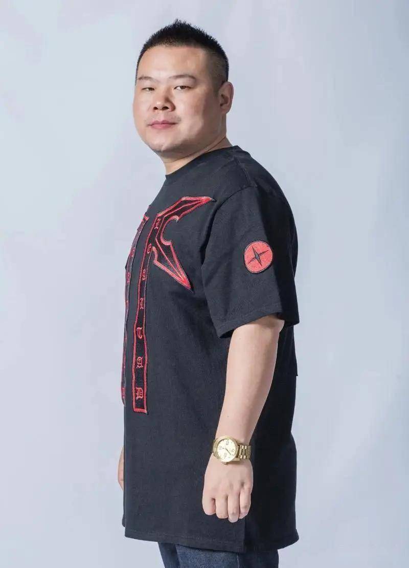 岳云鹏自曝瘦了十几斤，分享减肥秘方，网友直呼撞脸欧豪_岳岳_羽毛球_相声