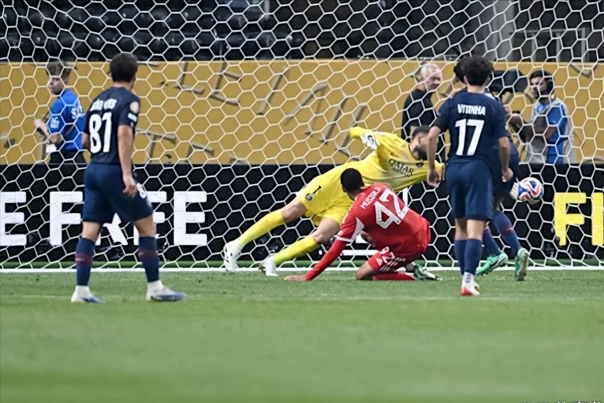 欧冠半决赛首回合：大巴黎门将短板显著，阿森纳是否已经燃尽？