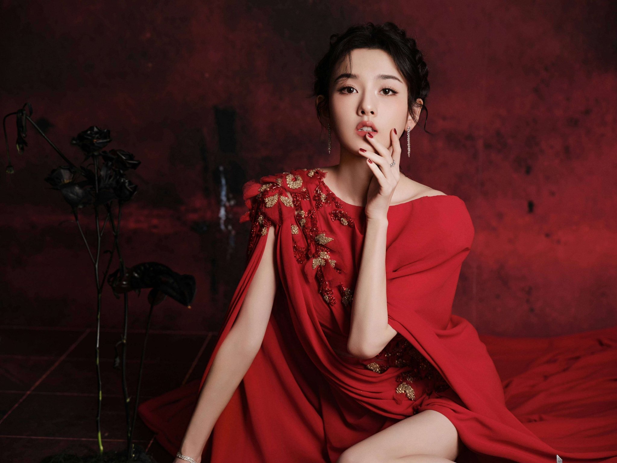 宋祖儿绿裙打破显老魔咒!普通女生这样穿也能白到发光