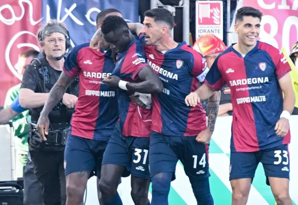 足坛一夜动态：亚特兰大爆大冷，拉齐奥补时绝平，曼联2-1险胜