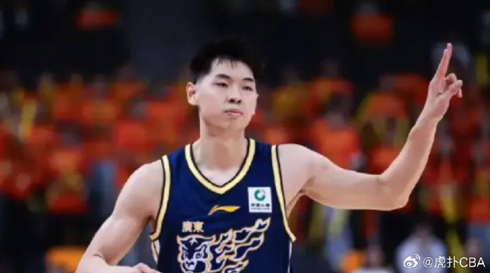 CBA季后赛广东宏远失利，崔永熙在防守端具体犯了哪些错误？
